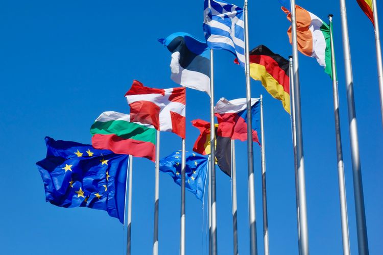 Strategi Diplomasi UE dalam Ketegangan Dagang dengan AS