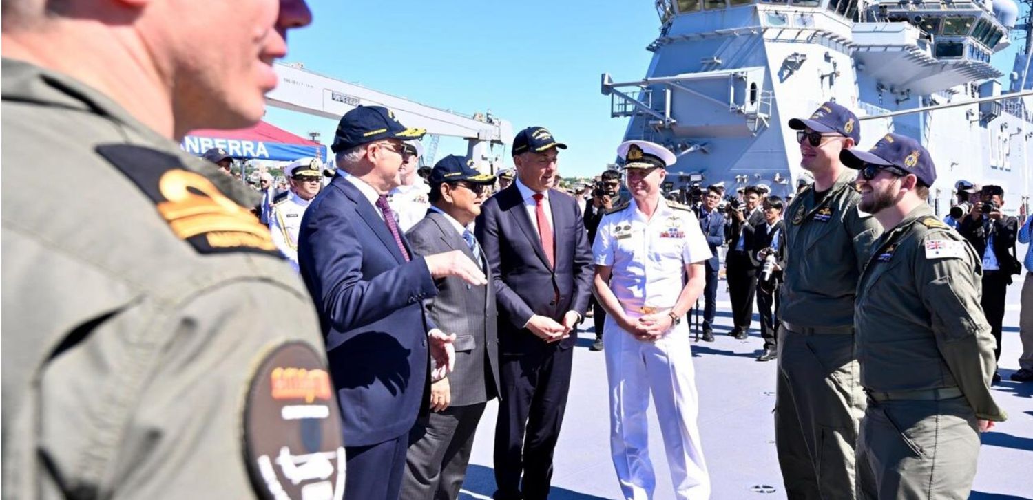 Peninjauan Kapal HMAS Canberra oleh Presiden Prabowo
